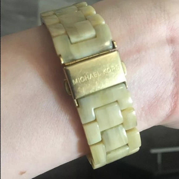 Michael Kors Watch - Picture 7 of 7